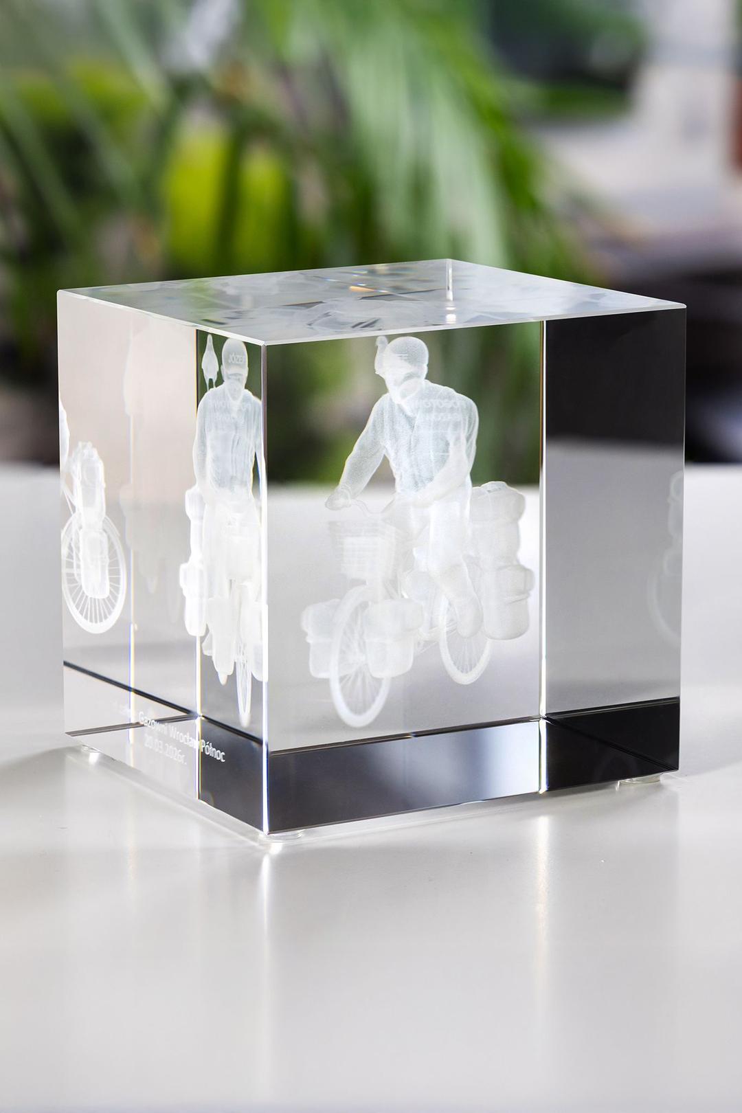 Kristall Statuette -  GLA0003