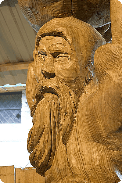 Hölzerne Statuette -  DRE031