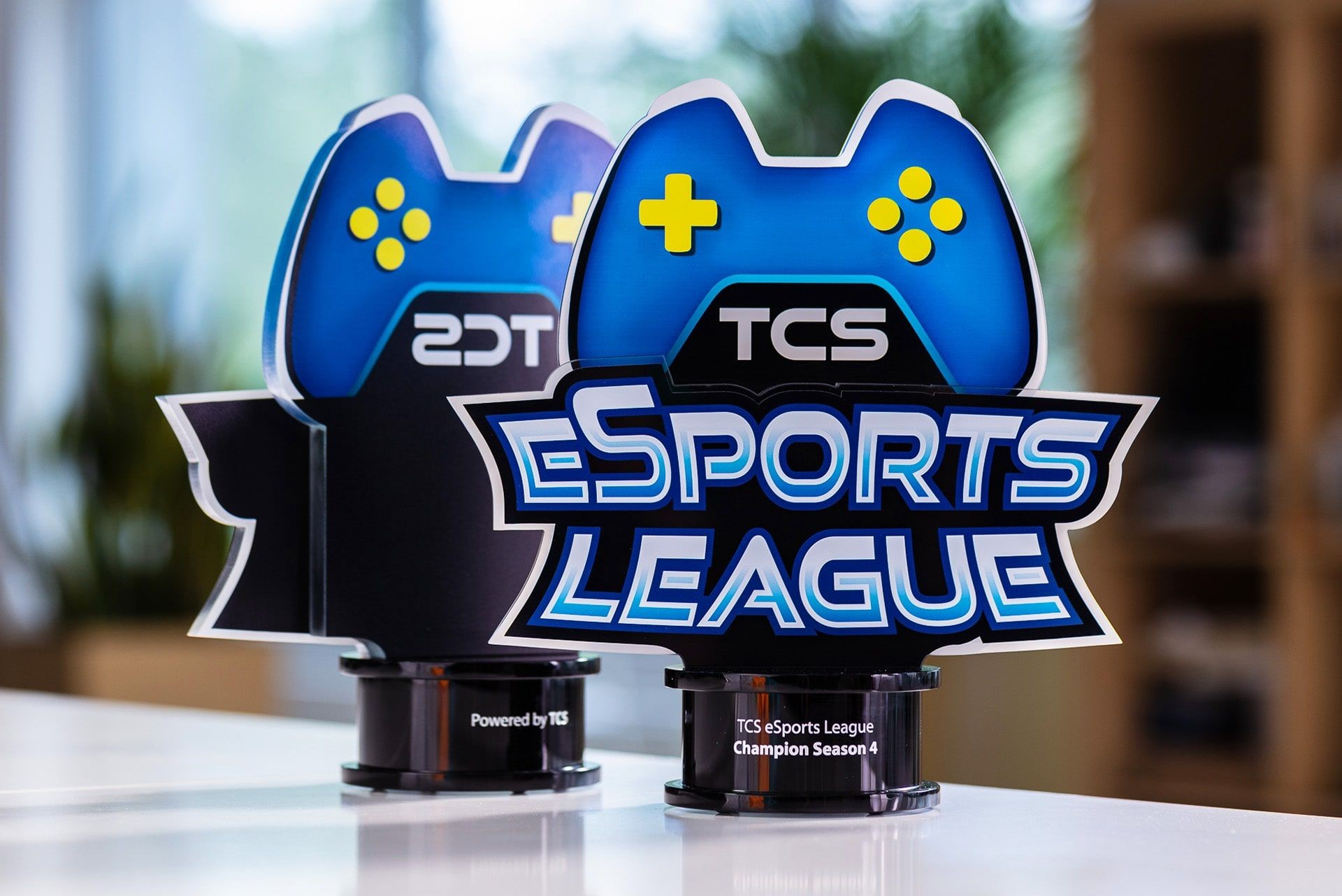 statuetka szklo TCS eSports League glasso