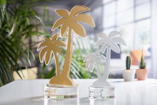 Glasso R Script Trophäen mit 3D-Glasgravur individuell gestalten: Glasso